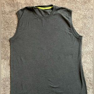 Medium Fruit of the Loom Men’s Tank